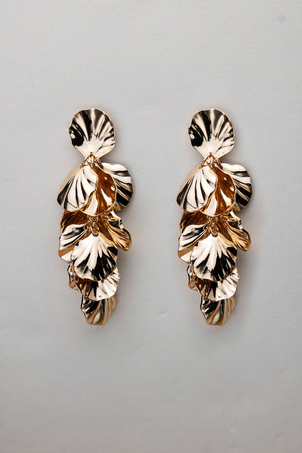 Shell Leaf Earrings Gold