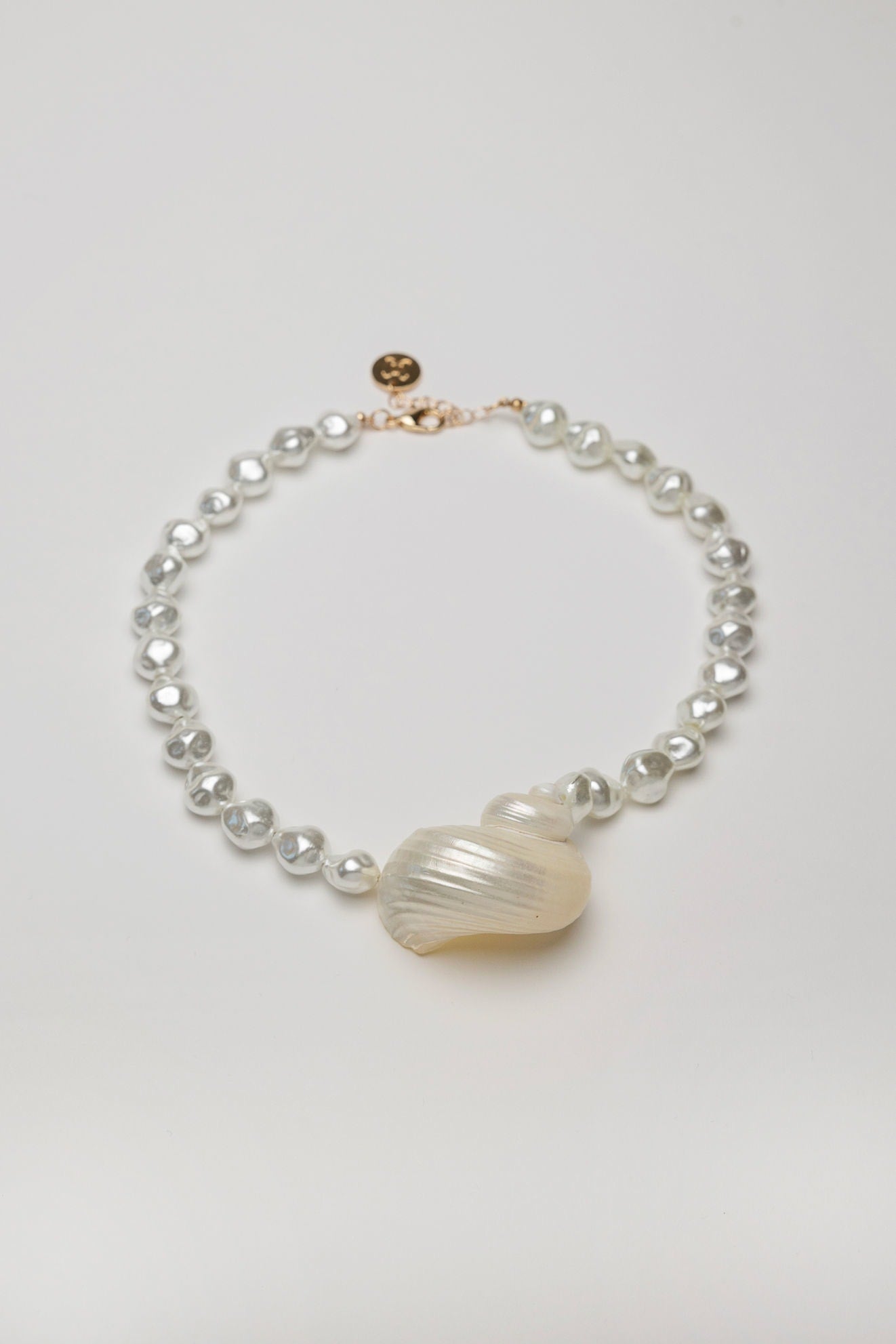 Bold Shell Necklace
