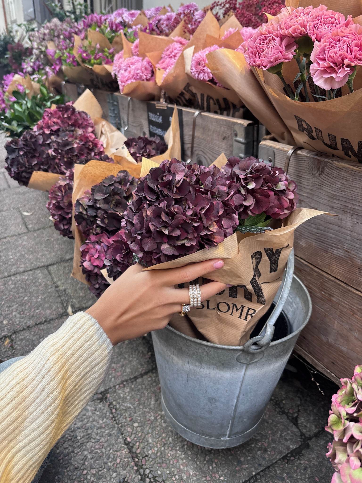 Vivianne Pearl Square Ring