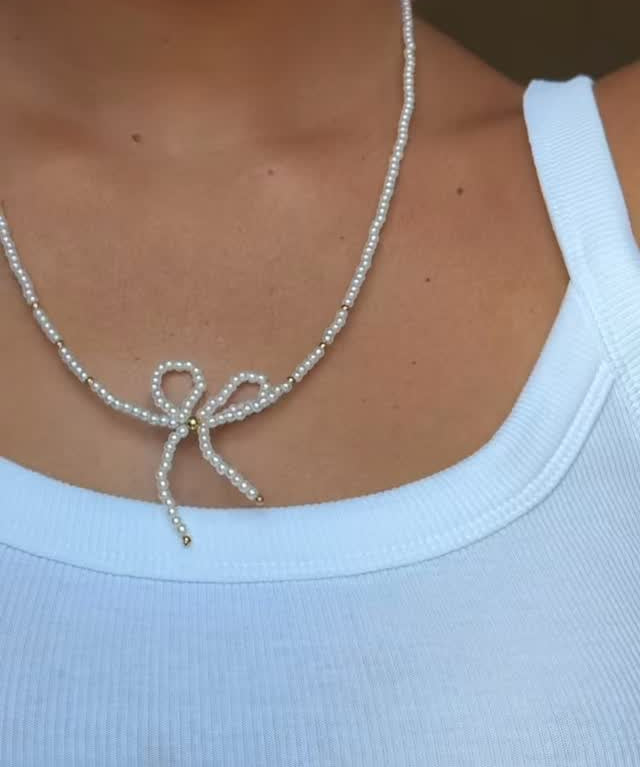 Bow Pearl Necklace
