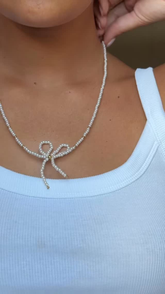 Bow Pearl Necklace
