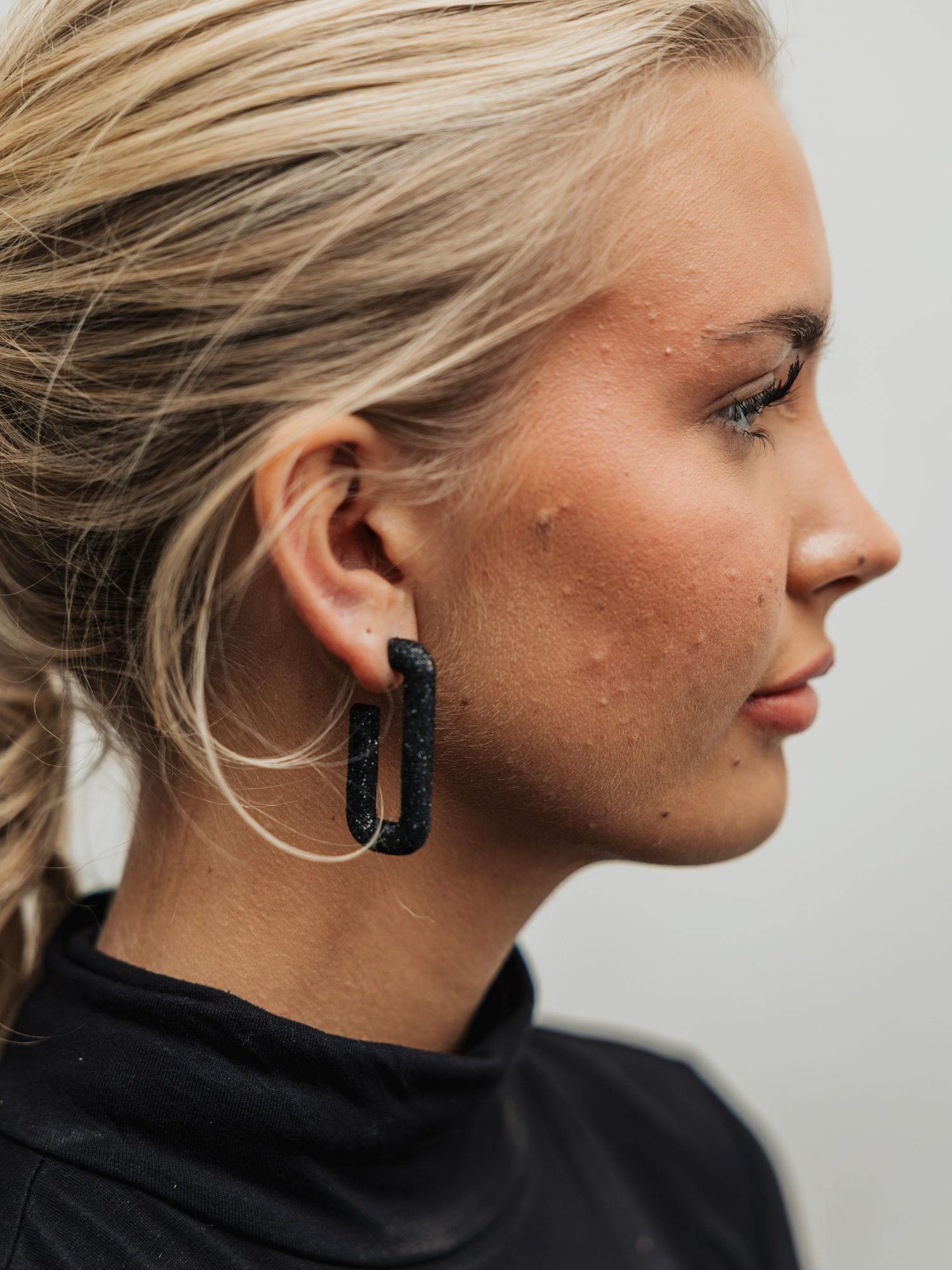 Loop Glitter Earrings