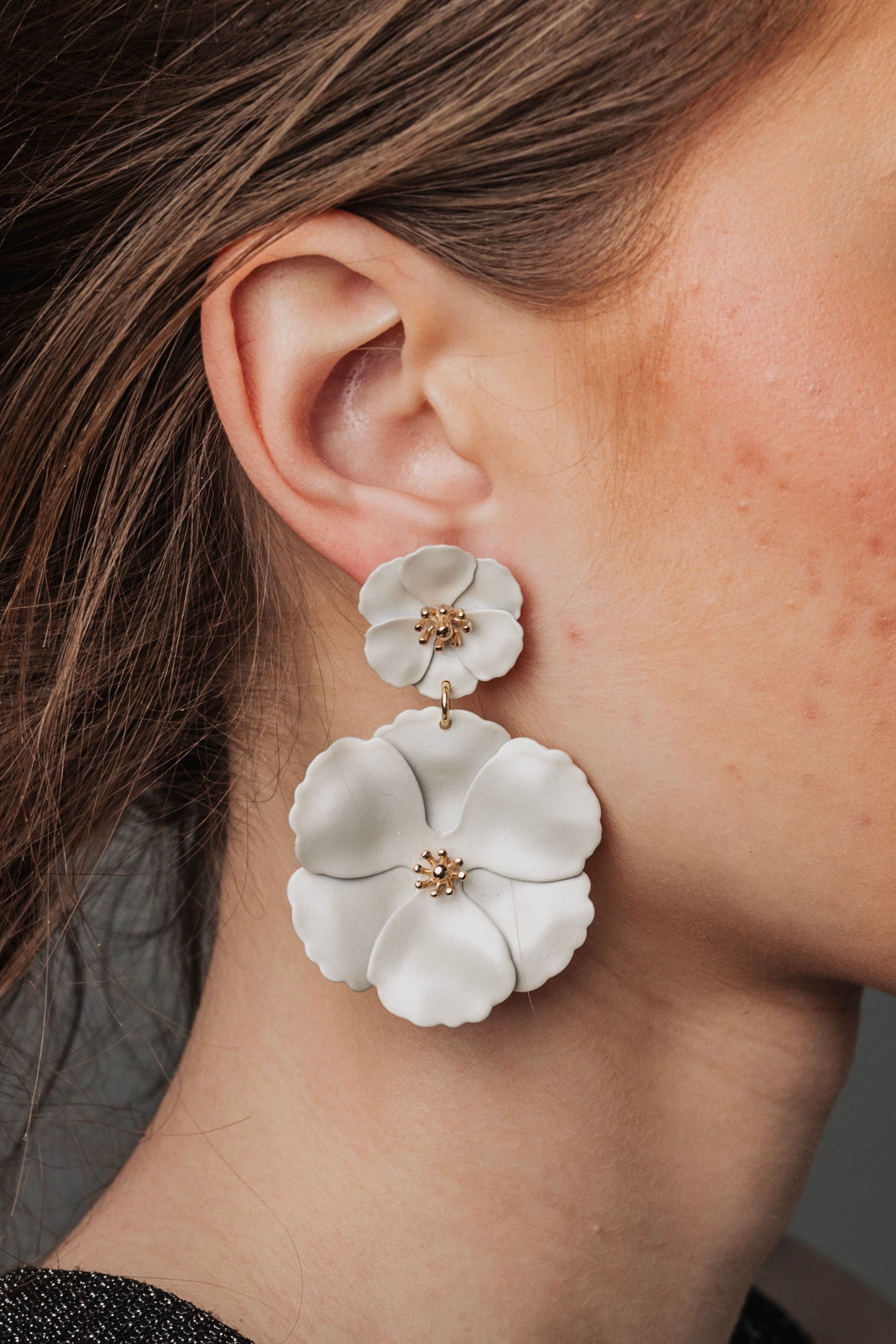 Flower Twin Earrings Mat White