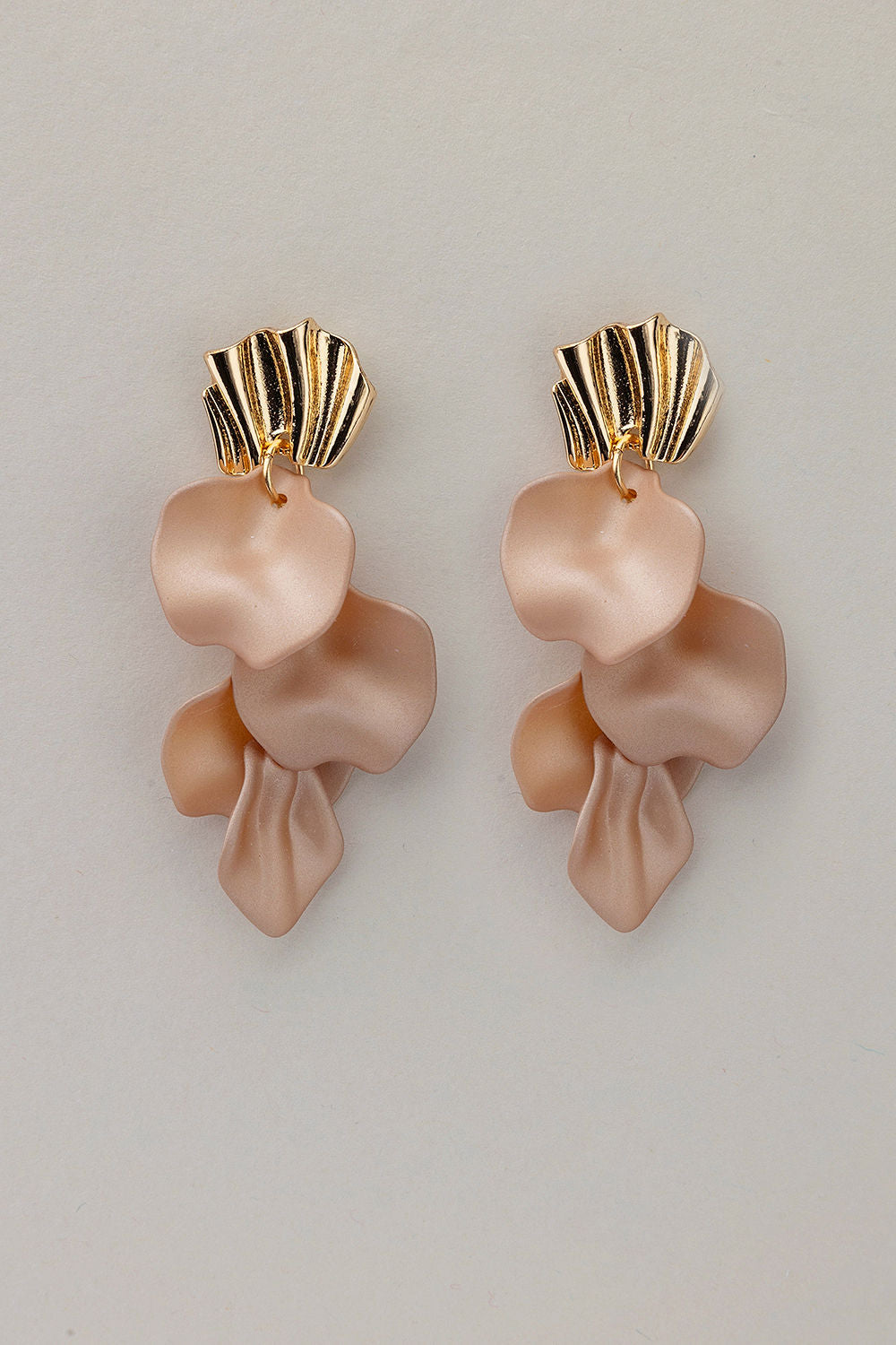 Wave Earrings Pearl Nougat