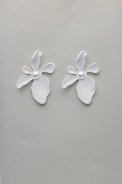 Flower Pearl White Earrings