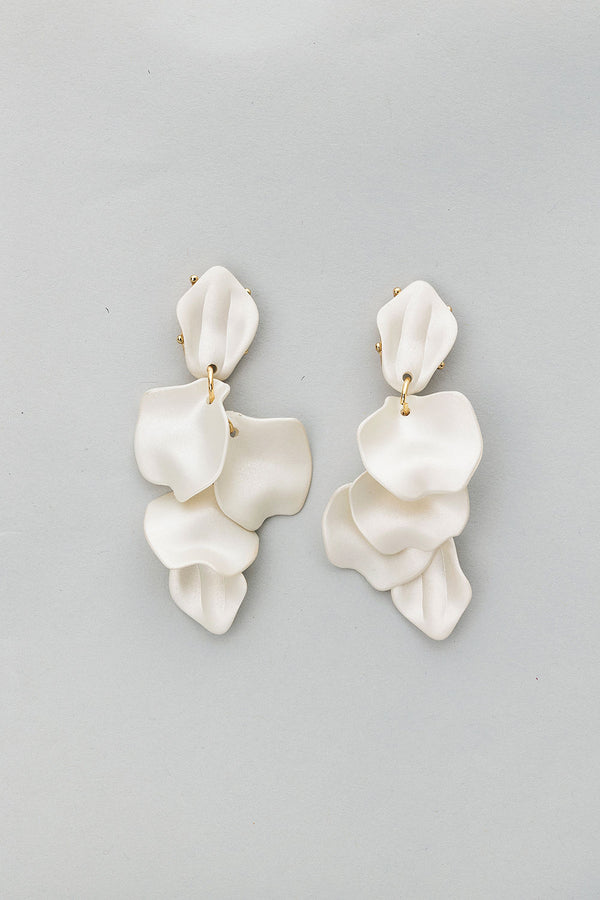 Leaf Earrings Pearl White