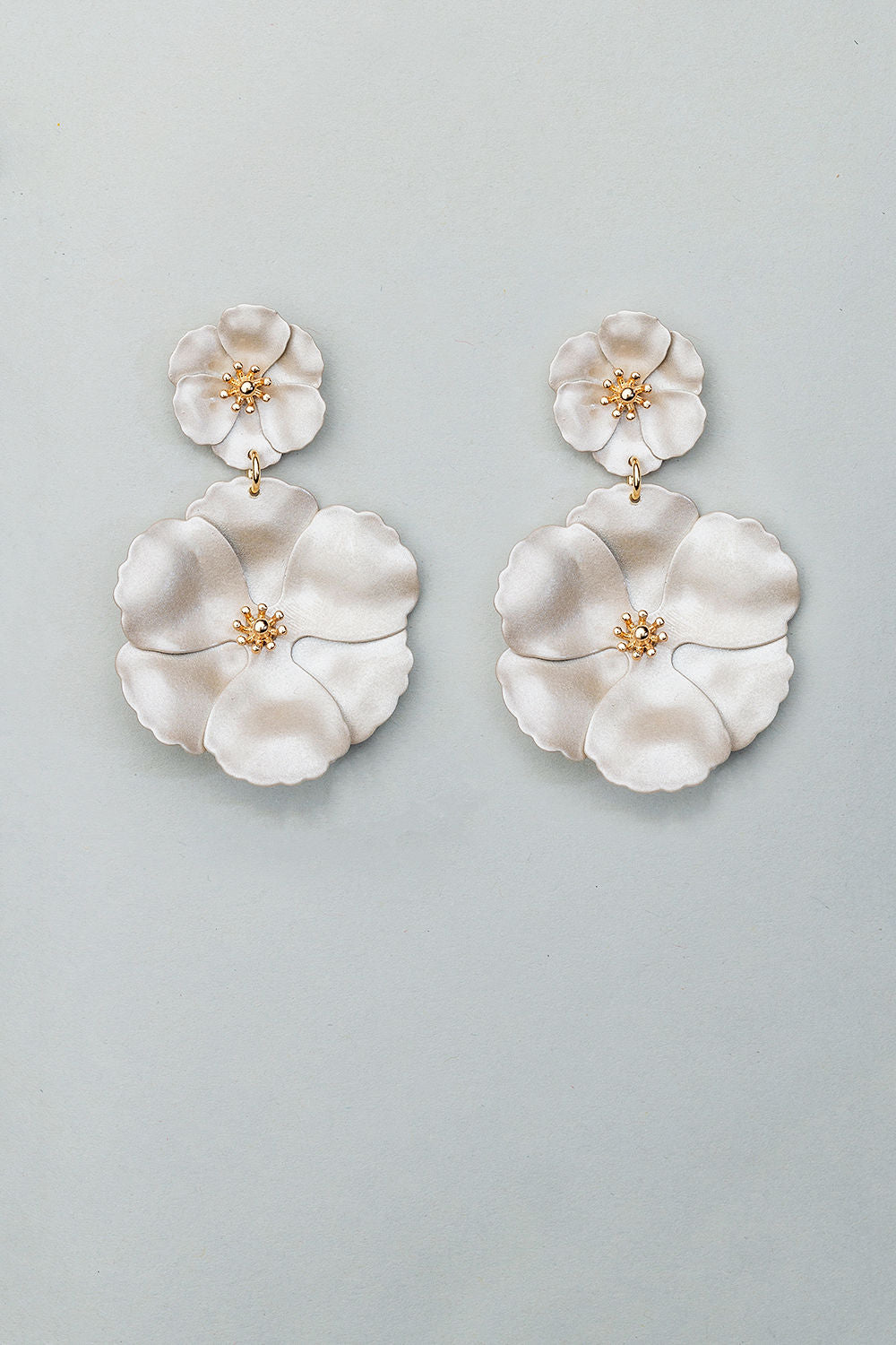 Flower Twin Earrings Beige Pearl