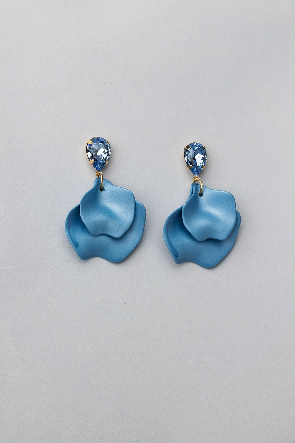 Leaf Earrings Blue cz