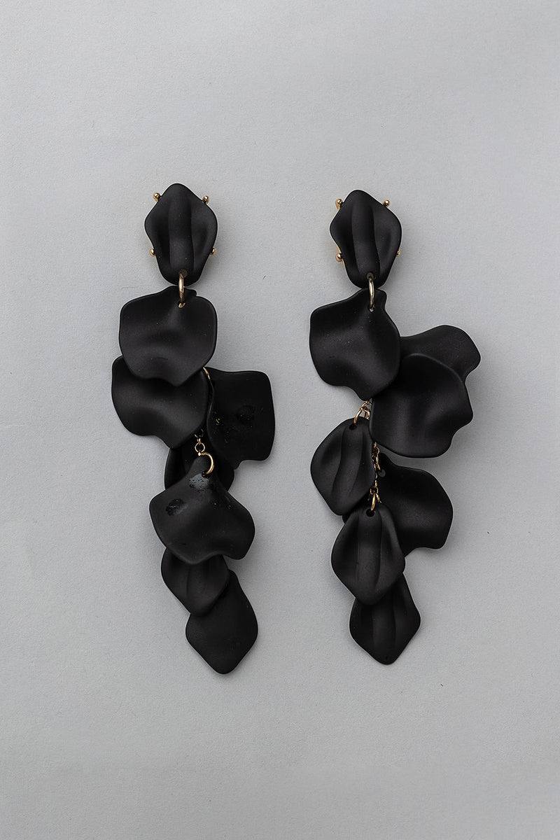 Leaf earrings long black