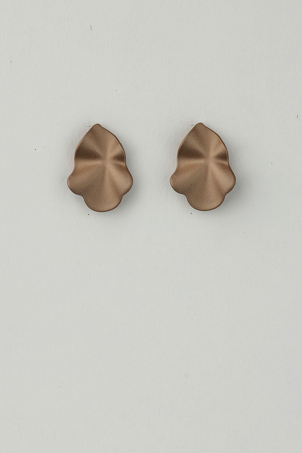 Lip Earrings Nougat S