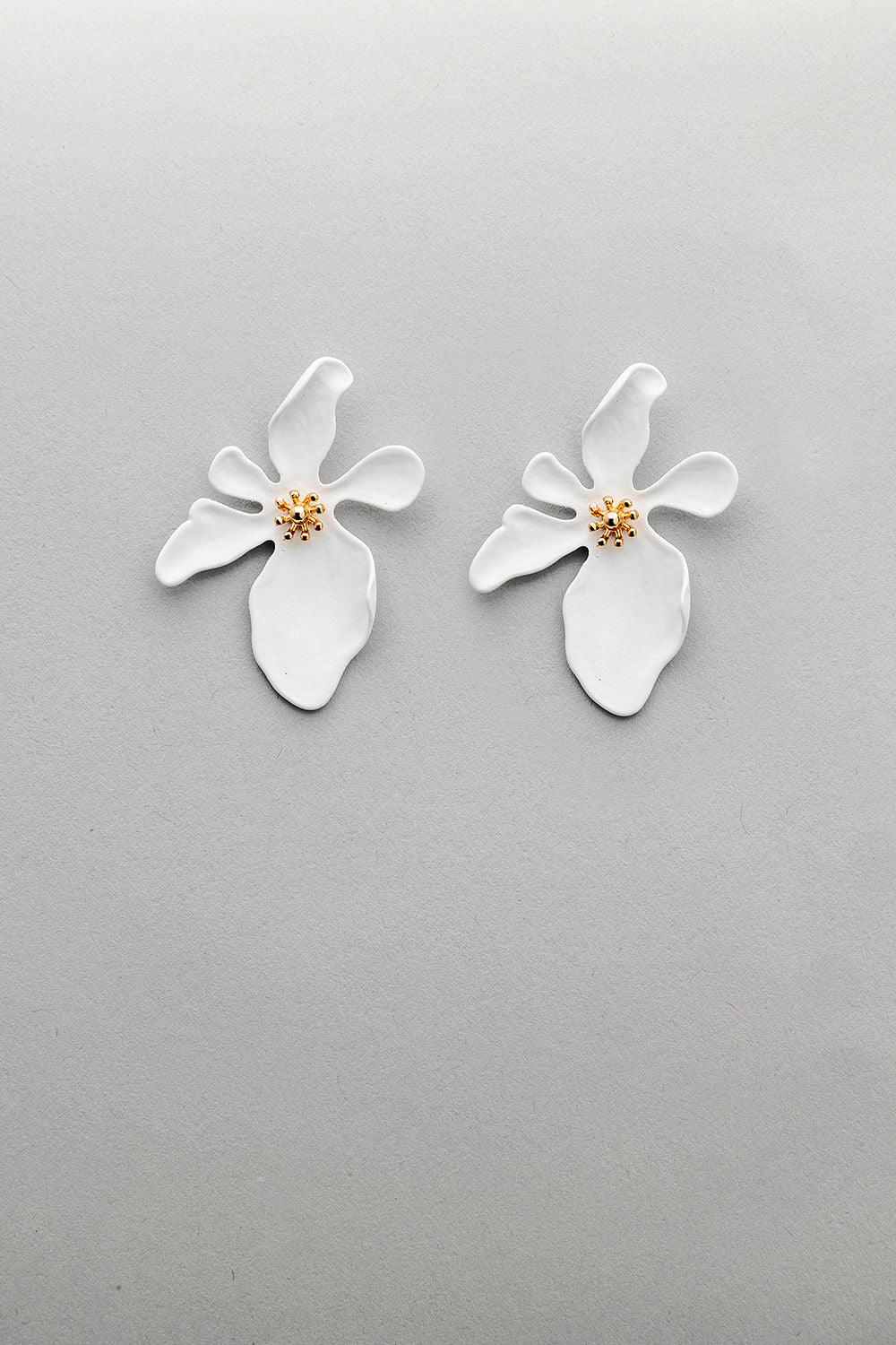 Flower White Earrings