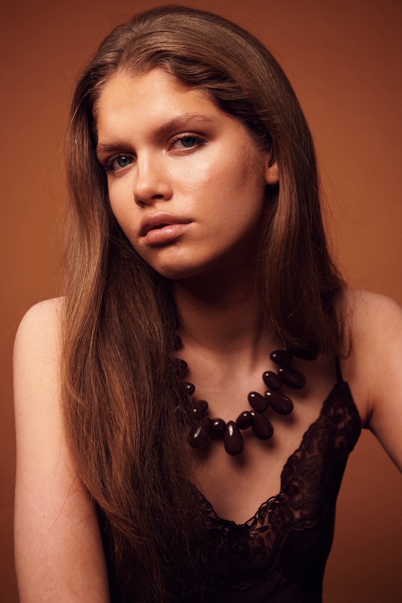 Zina Big Necklace Brown