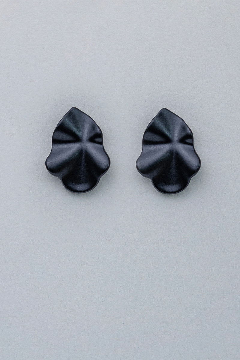 Lip Earrings Pearl Black