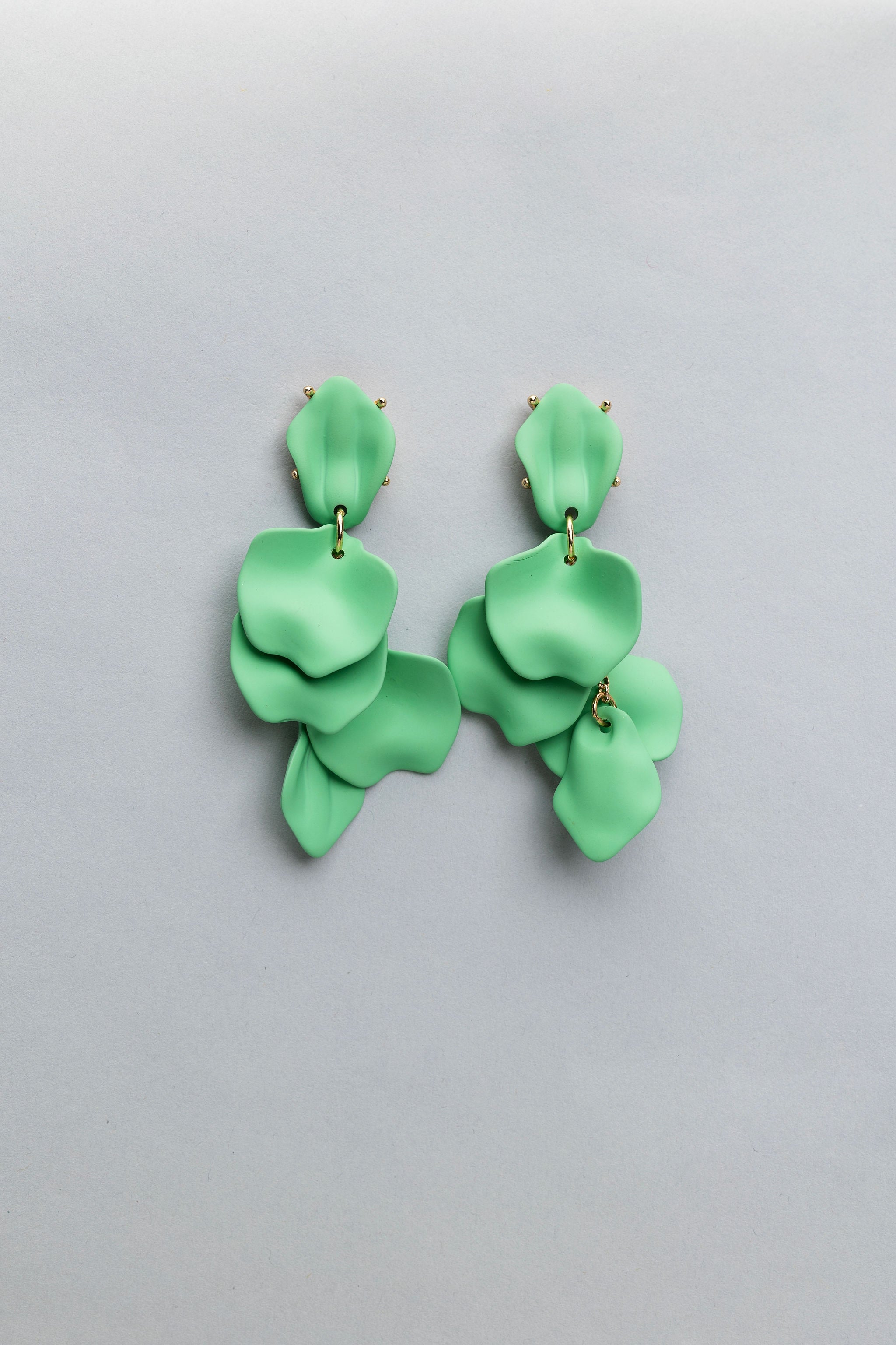 Leaf Earrings Soft Green