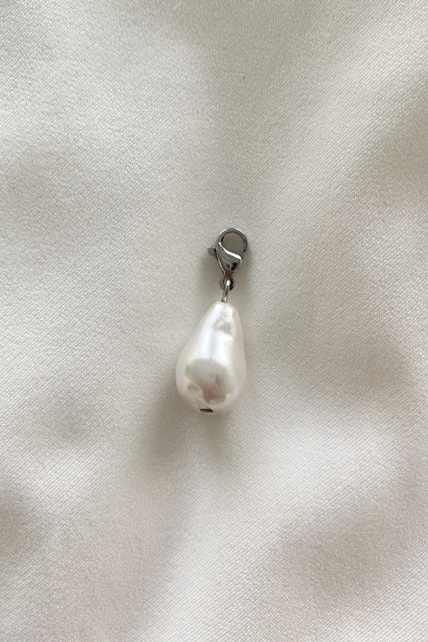 charm silver pearl